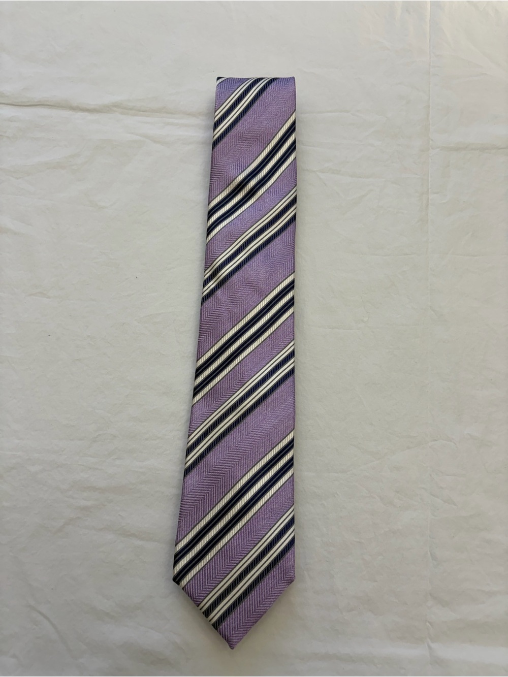 BOSS Hugo Boss Lavender Purple Striped 100% Silk Necktie Made in Italy Classic